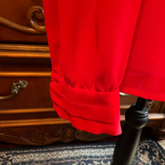 Beautiful "Kelly Scott" Red Blouse Size 10 but fits like a 12. - Picture 3 of 4